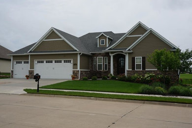 Mid-sized arts and crafts exterior home photo in St Louis