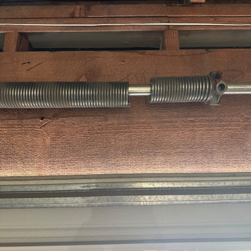 The broken spring — a clean break on the coil