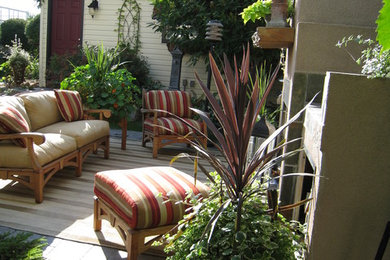 Photo of a contemporary landscaping in Vancouver.