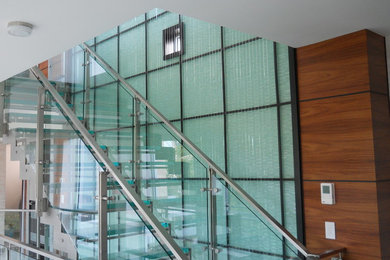 Example of a minimalist staircase design in Miami