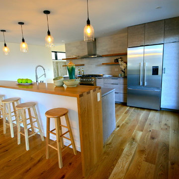 Contemporary Mountain-view Home