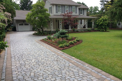 Inspiration for a traditional landscaping in Other.