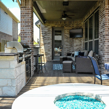 Pergola , outdoor kitchen and fire feature