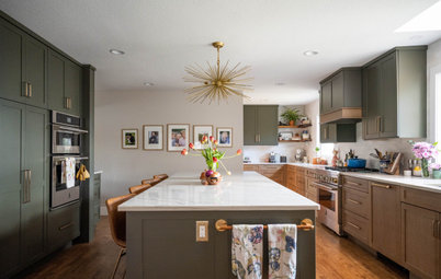 Kitchen of the Week: Entertainment-Friendly in Wood and Green