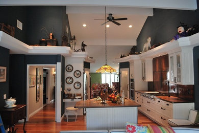 Home design - traditional home design idea in Orange County