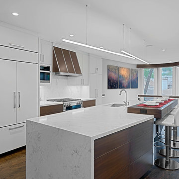 White contemporary kitchen- Chicago
