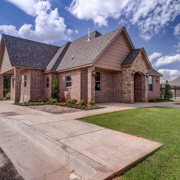Raywood Manor - Community Clubhouse & Pool
