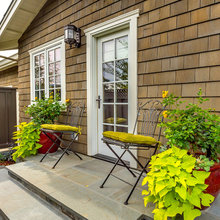 Off dining room patio