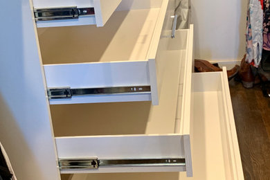 Example of a minimalist closet design in San Francisco