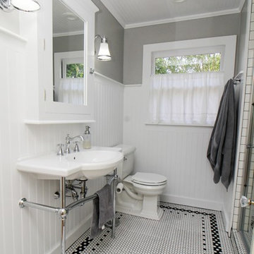 Key St - Vintage Bathroom