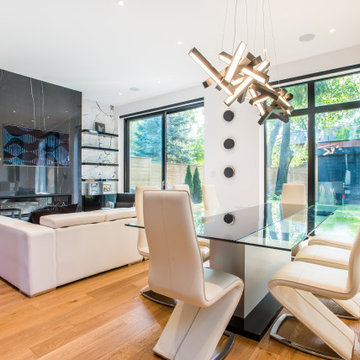 Modern Masterpiece on 33’ Lot