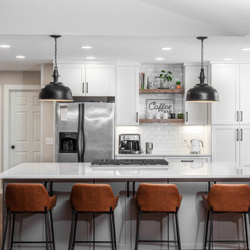 MODERN FARMHOUSE KITCHEN