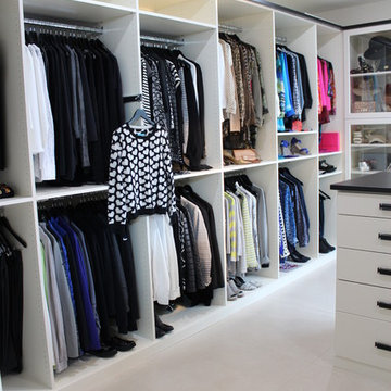 Dream Closet in Ivory and Black
