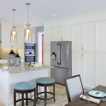 Transitional Style Decor: Kitchen