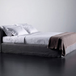 LAW BED - Beds