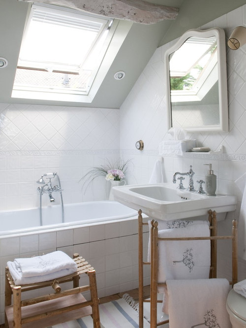 Small Cottage Bathroom Houzz