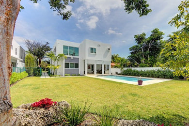 Minimalist exterior home photo in Miami