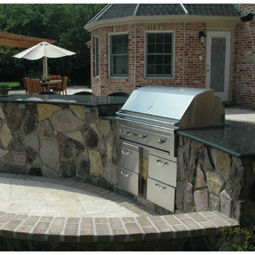 Customizing Outdoor Kitchens
