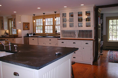 Kitchen - kitchen idea in Boston