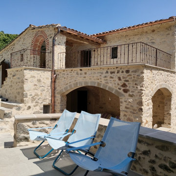 Terrasse en pierre avec vue dégagée