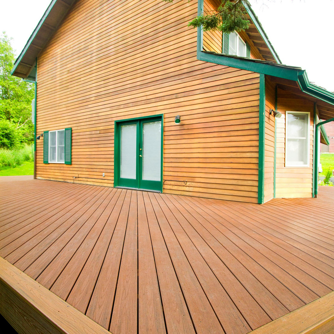 Wrap Around Diagonal Trex Deck