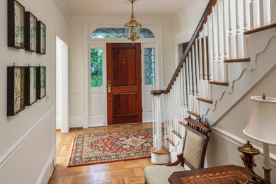 Inspiration for a timeless entryway remodel in Nashville