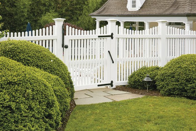 Chestnut Hill Fence with Scallop Picket Tops