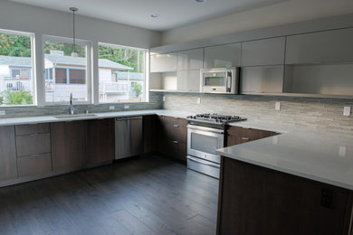 Kitchen - contemporary kitchen idea in Seattle