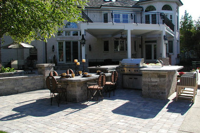 Tuscan patio photo in Chicago