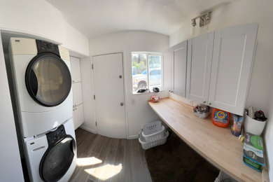 Laundry room photo in Other