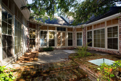 Inspiration for a timeless exterior home remodel in New Orleans