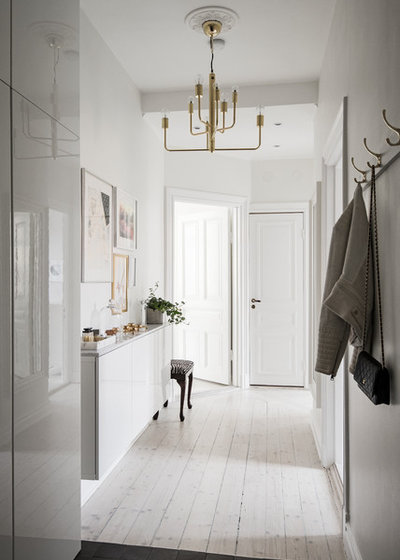 Inred hallen med snygg förvaring – inspiration