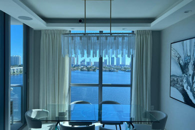 Dining room - dining room idea in Miami