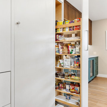 Encinitas 3-toned Kitchen
