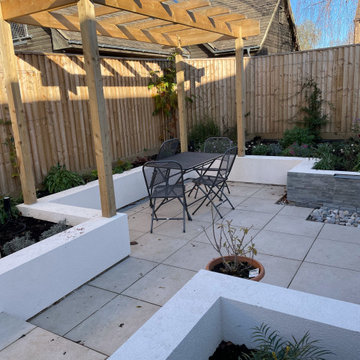 Small courtyard garden