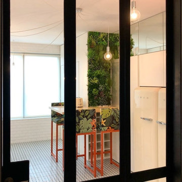 Custom Fit Apartment Green Foliage