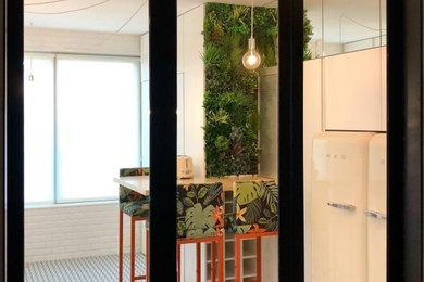 Small trendy kitchen photo in Miami