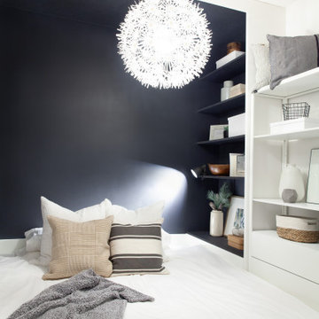 Guest Bedroom with Extendable Daybed