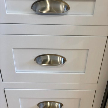 Craftsman Style White Dura Supreme Inset Doors Arabe Scato Vento Marble
