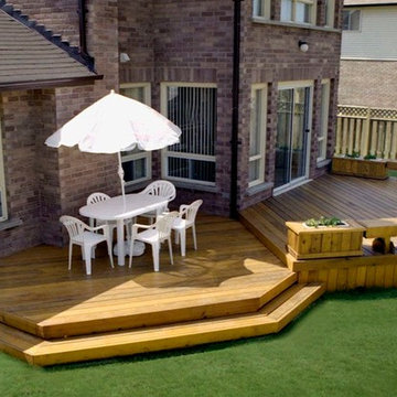 Cedar decks by Hickory Dickory Decks.