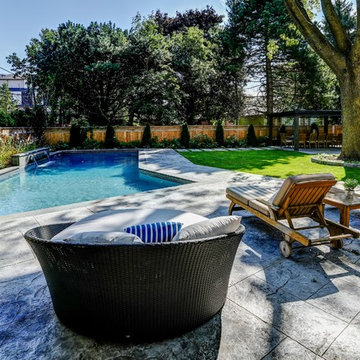 Backyard Entertaining Around a Big Tree