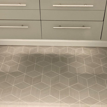 Reston Bath - Geometric Cube Tile