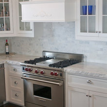 Range enclosed vent cabinet