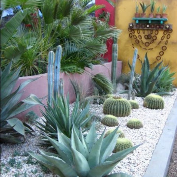 MEXICAN HACIENDA TROPICAL GARDEN