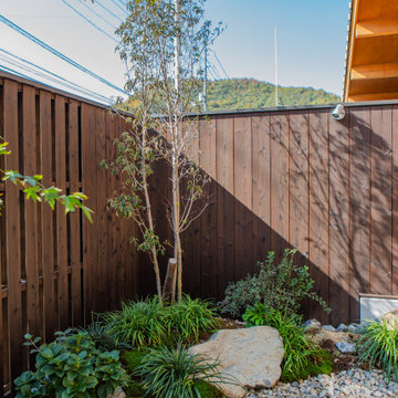 Triangle Roof House