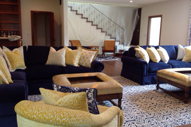Inspiration for a transitional carpeted living room remodel in Los Angeles