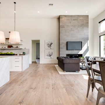 KITCHEN / FAMILY ROOM