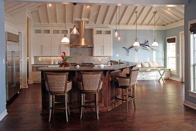 Elegant kitchen photo in Austin