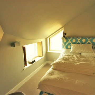 Cosy Curved Guest-room, asymmetry in design, Rudolf Steiner / Waldorf
