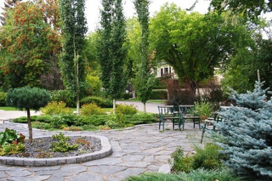 This is an example of a contemporary landscaping in Calgary.